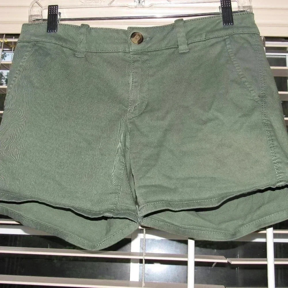 AMERICAN EAGLE Midi Super Stretch Green Shorts 4 - Picture 2 of 5